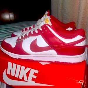 NIKE DUNK LOW RETRO USC SIZE 11.5 
***USED ( PRICE NEGOTIABLE)